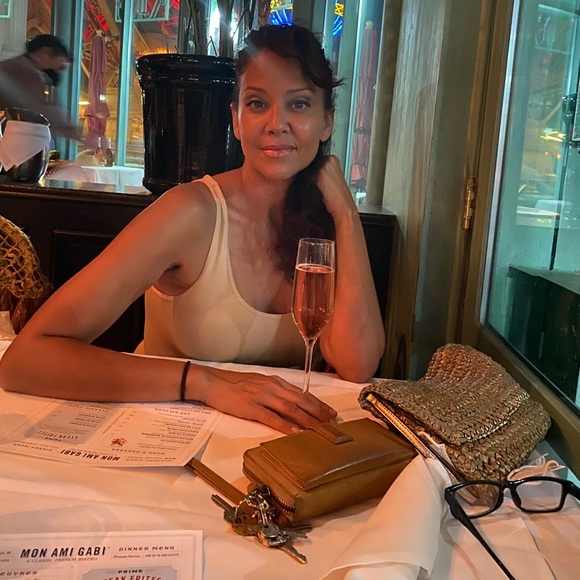 Meet your Posher, Idalis - Picture 3 of 3